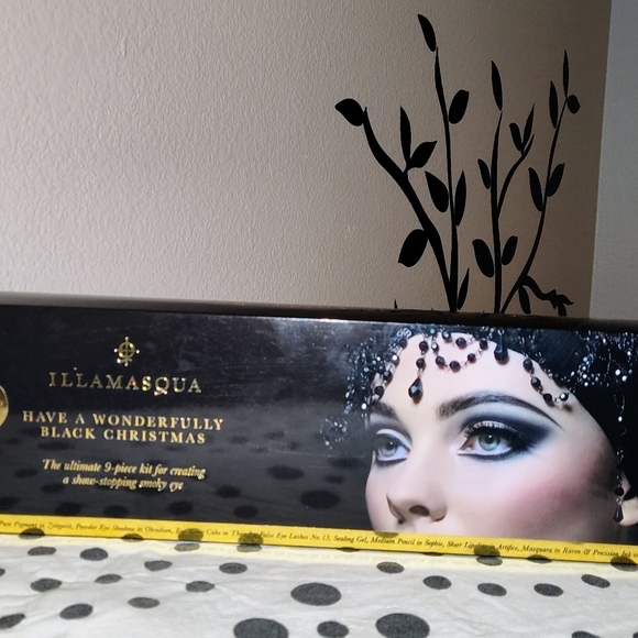 🖤Illamasqua Limited Edition Set - Picture 2 of 7